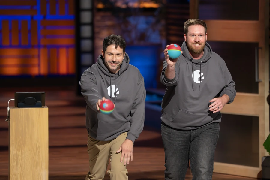 Ball 2 Shark Tank Set