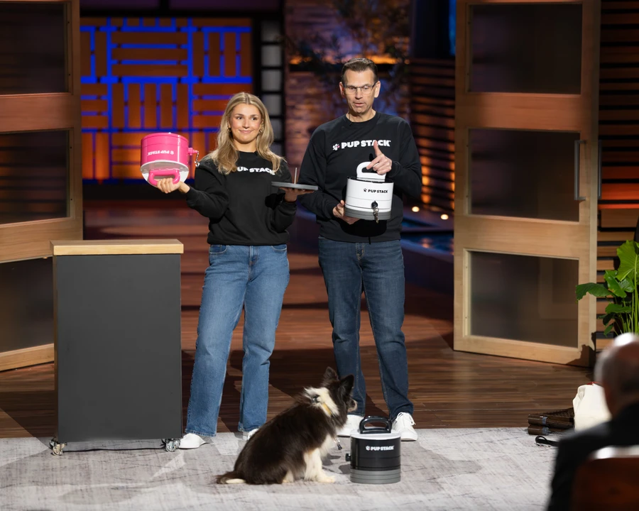 Pupstack Shark Tank Set.